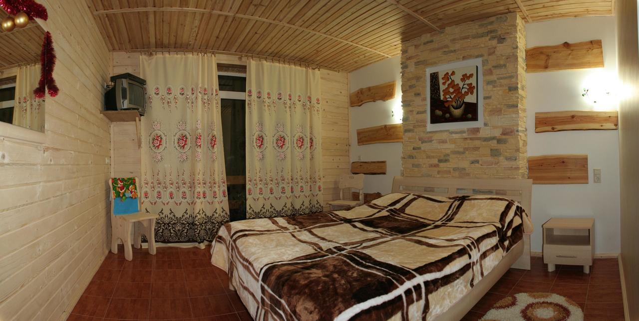 Pid Khomiakom Hotel Tatariv Bagian luar foto