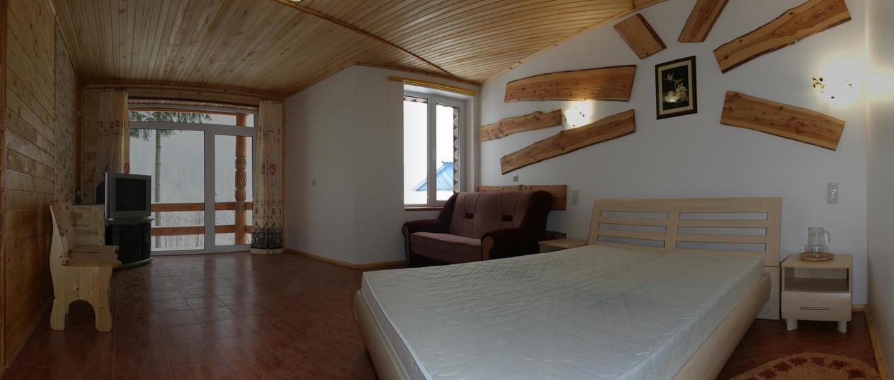 Pid Khomiakom Hotel Tatariv Bagian luar foto