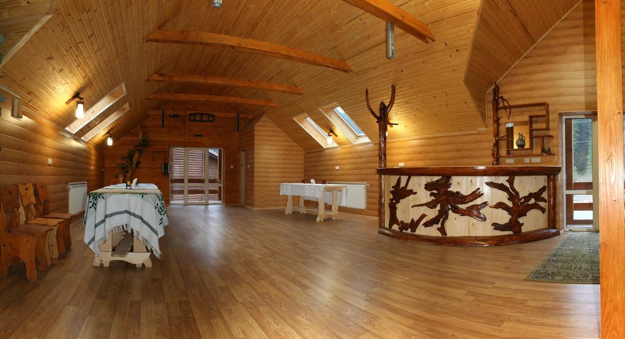 Pid Khomiakom Hotel Tatariv Bagian luar foto