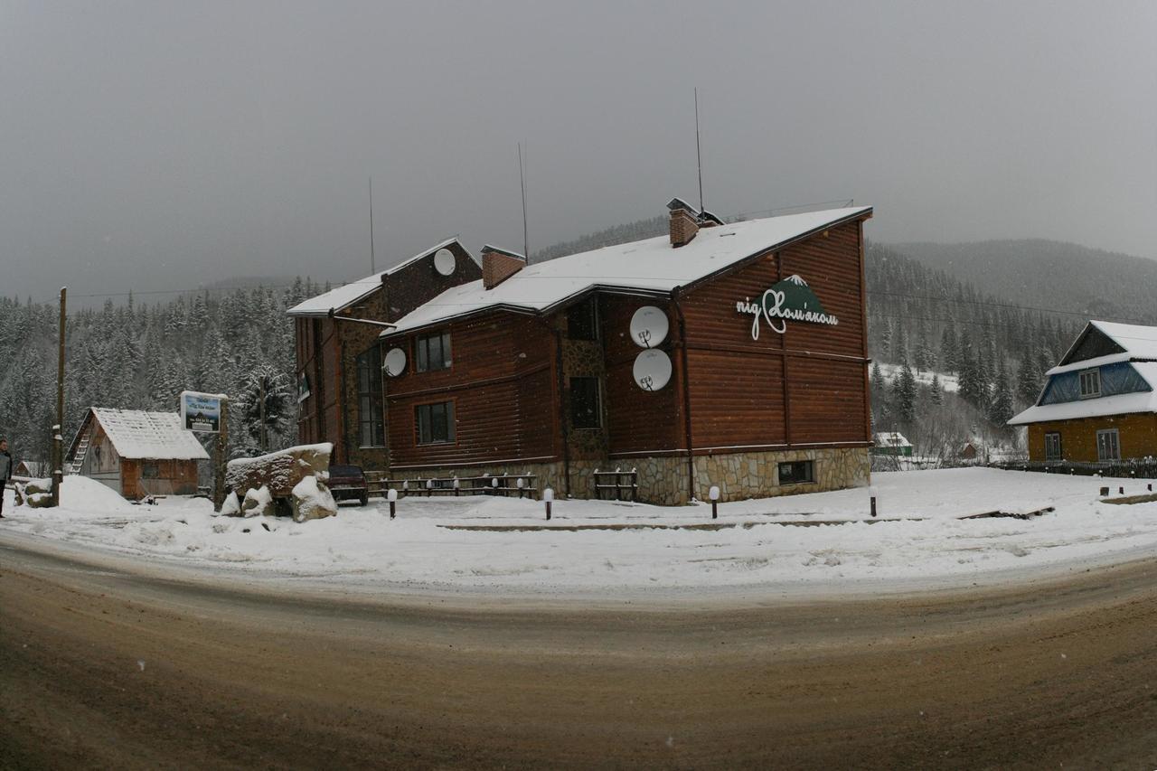 Pid Khomiakom Hotel Tatariv Bagian luar foto