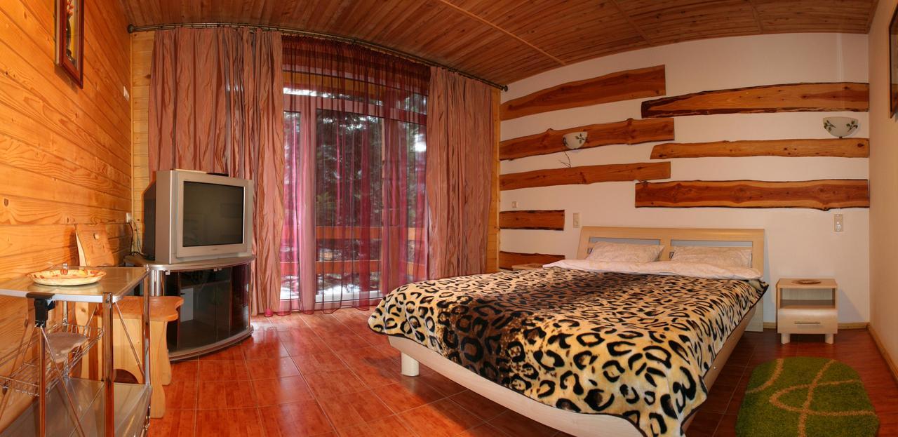 Pid Khomiakom Hotel Tatariv Bagian luar foto